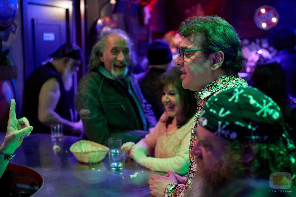Bruno y Menchu en el bar de Coque en el 11x07 de 'La que se avecina'