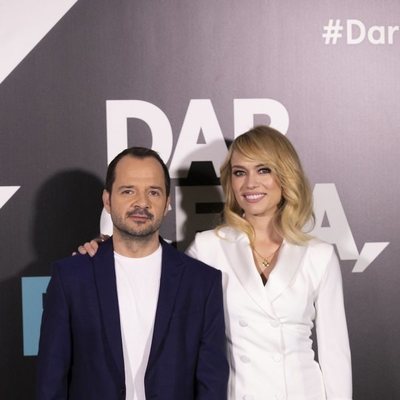 Ángel Martín y Patricia Conde, presentadores de 'Dar cera, pulir #0'