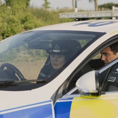 Monica Dolan y Daniel Ings en el 5x02 de 'Black Mirror'