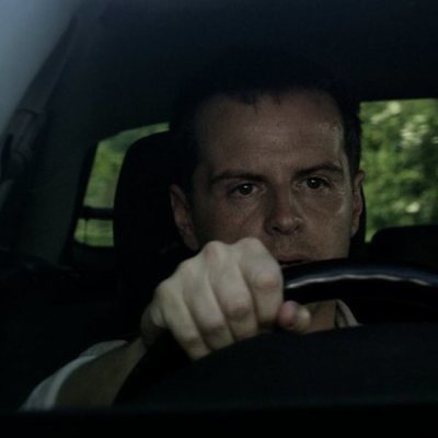 Andrew Scott conduce en el 5x02 de 'Black Mirror'
