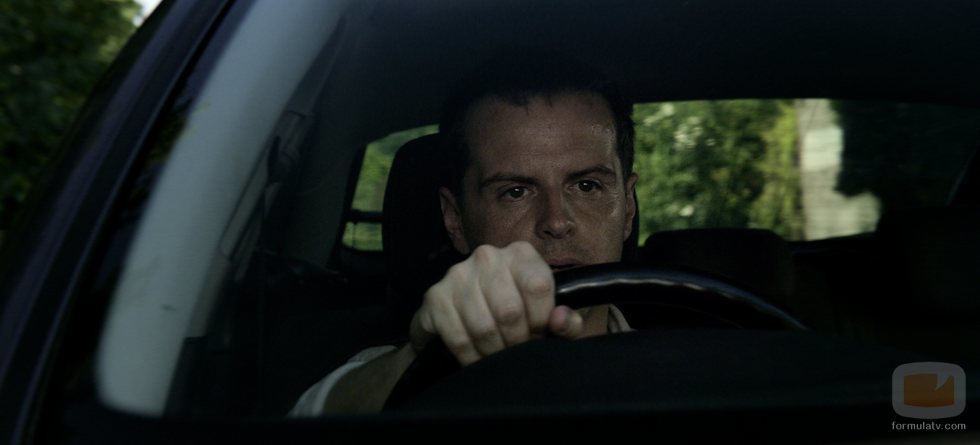 Andrew Scott conduce en el 5x02 de 'Black Mirror'