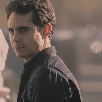 Nick lanza una misteriosa mirada en la tercera temporada de 'The Handmaid's Tale'