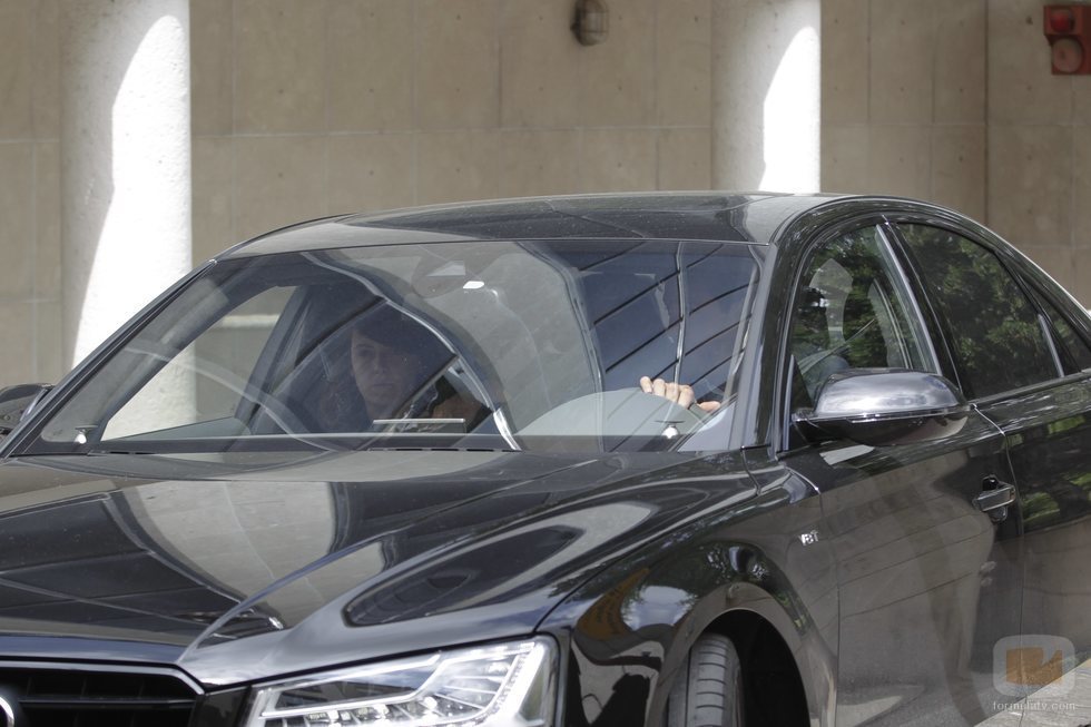 Shakira llega en coche al juzgado de Esplugues de Llobregat