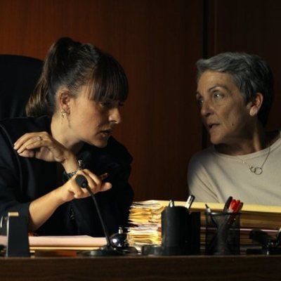 Candela Peña es jueza en 'Hierro'