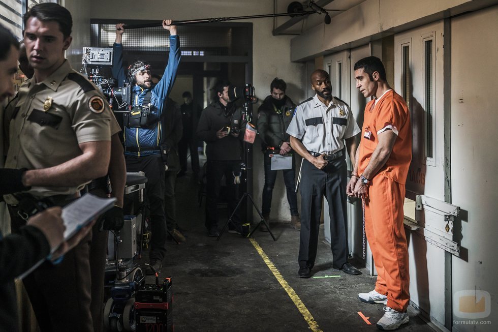 Miguel Ángel Silvestre durante el rodaje de 'En el corredor de la muerte'