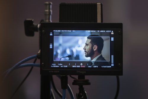 Miguel Ángel Silvestre en pleno rodaje de 'En el corredor de la muerte'