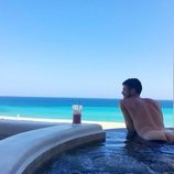 Grant Gustin comparte una imagen desnudo en Instagram