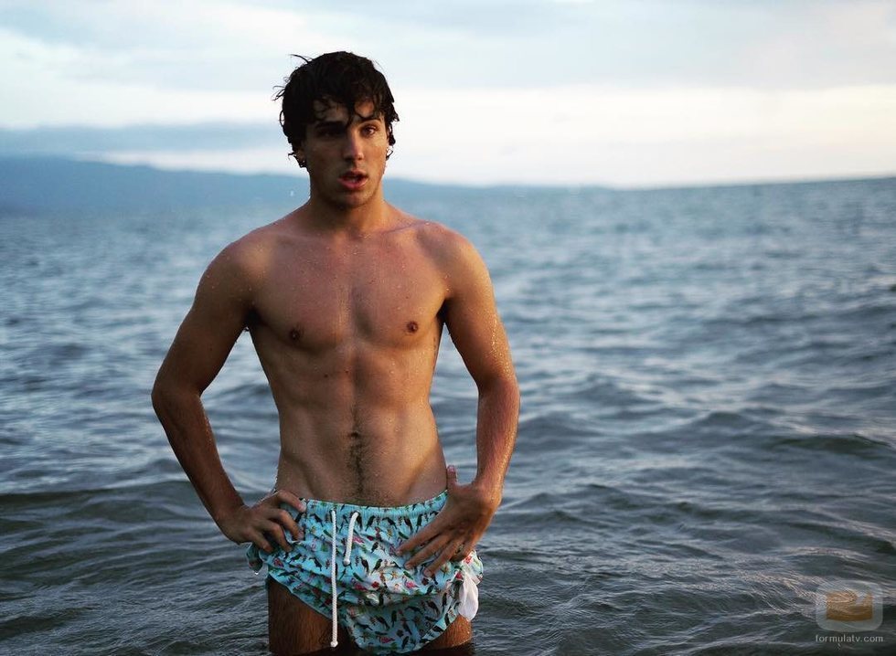 Óscar Casas en bañador