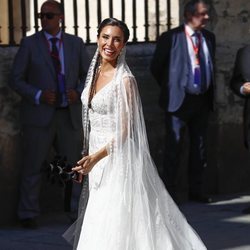 Pilar Rubio luciendo su vestido de novia durante su boda con Sergio Ramos