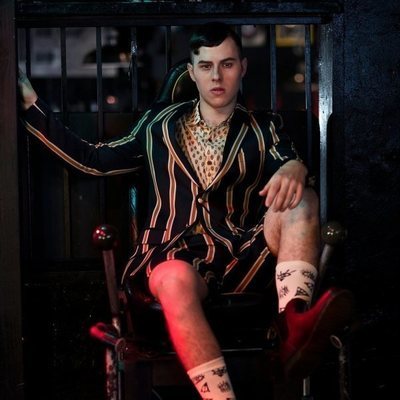 Nolan Gould vestido a lo retro para la revista C'est Prune