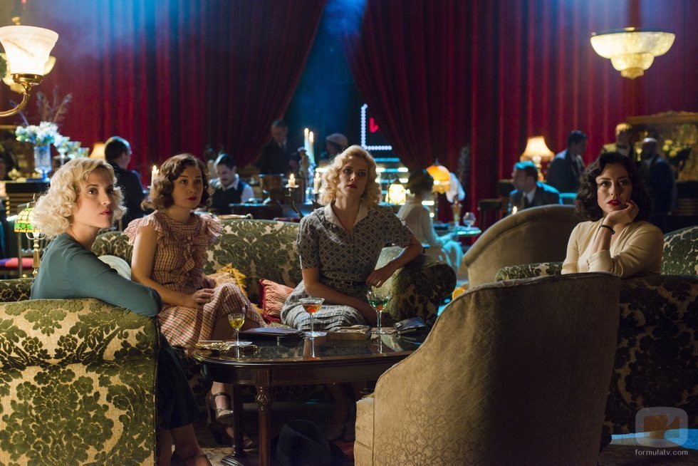 Carlota, Marga, Ángeles y Lidia en la cuarta temporada de 'Las chicas del cable'