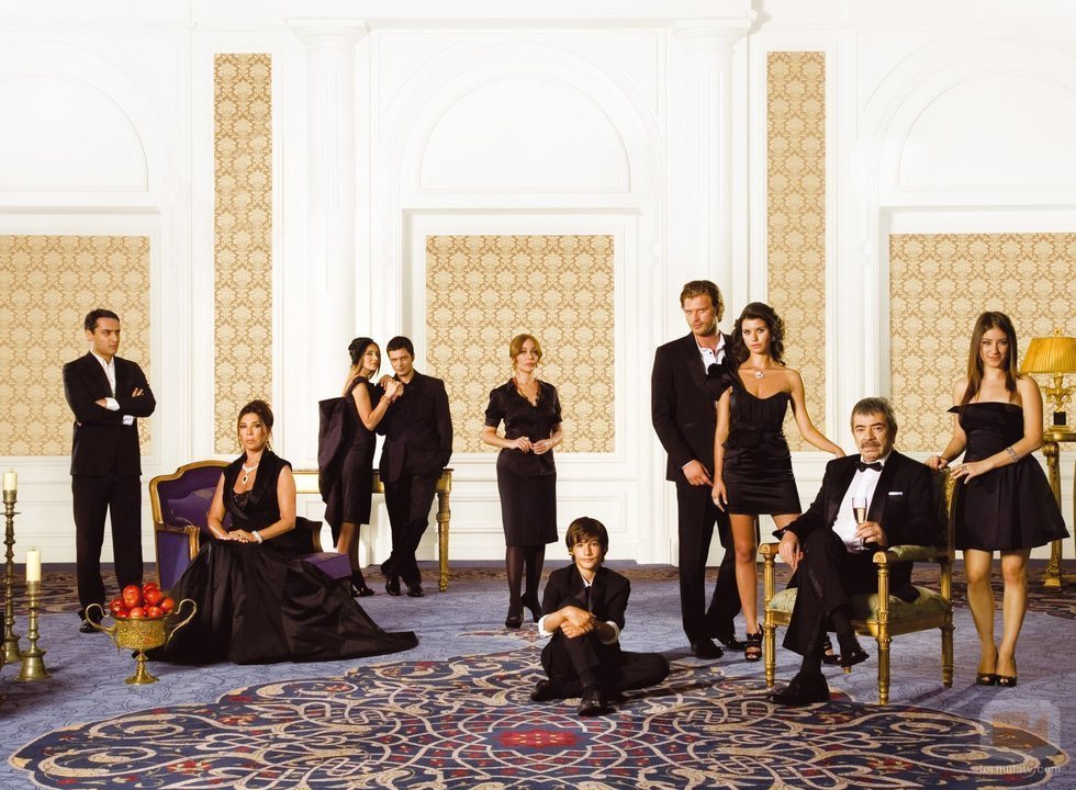 El elenco principal de 'Amor prohibido', telenovela turca que llega a España de la mano de Nova
