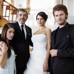 Los cuatro protagonistas de 'Amor prohibido', la serie turca más vista