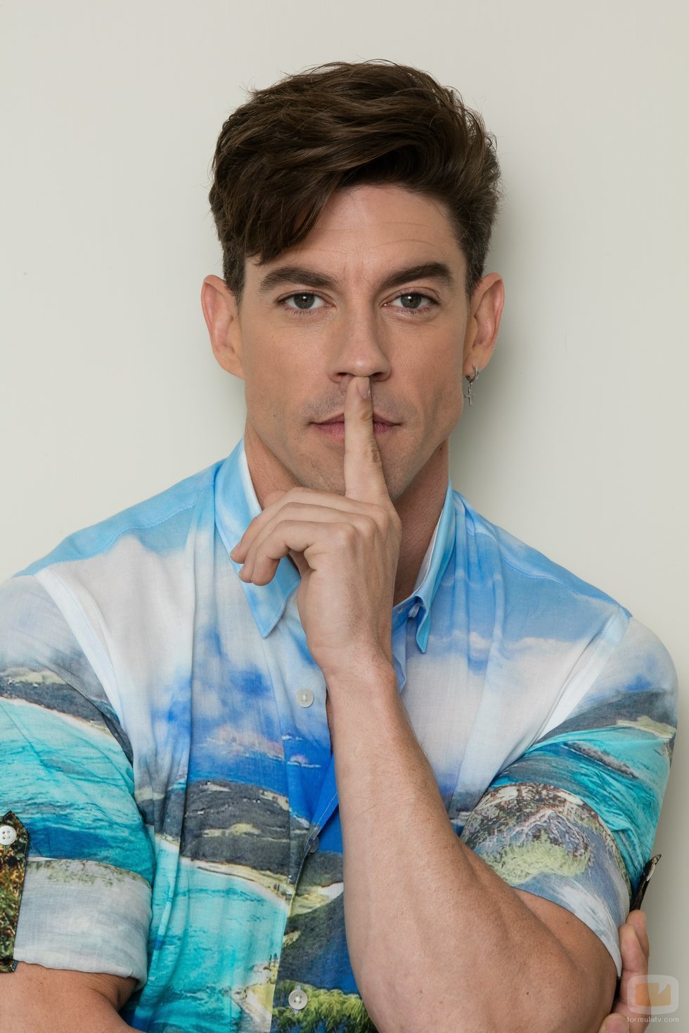 Adrián Lastra, en la portada de Dear Magazine