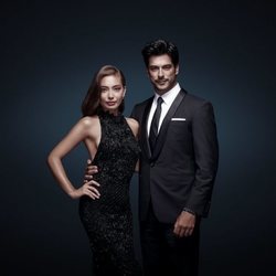 Neslihan Atagül y Burak Özçivit, protagonistas de 'Kara Sevda (Amor eterno)'