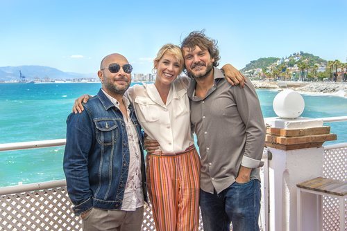 Vicente Romero, Maggie Civantos y Salva Reina, protagonistas de 'Malaka'