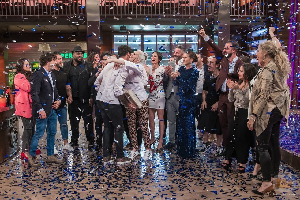 Los concursantes y el jurado de 'MasterChef 7' celebran la victoria de Aleix