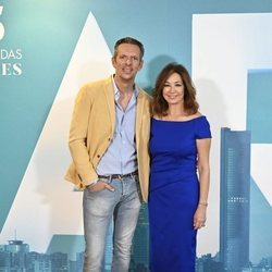 Ana Rosa Quintana y Joaquín Prat, en el cierre de la temporada 15 de 'El programa de Ana Rosa'