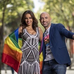 Emilio Pineda y Carmen Alcayde, presentadores del especial Orgullo 2019 en Telemadrid