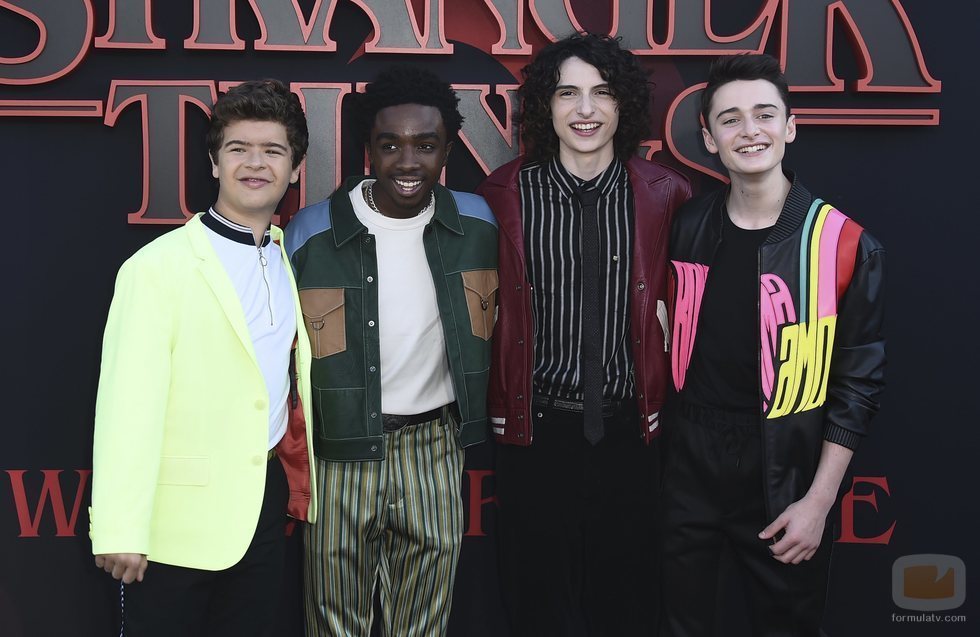 Finn, Caleb, Noah y Gaten acuden a la premiere de la tercera temporada de 'Stranger Things'