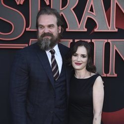 Winona Ryder y David Harbour, en la premiere de la tercera temporada de 'Stranger Things'