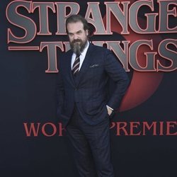 David Harbour, en la premiere de la tercera temporada de 'Stranger Things'