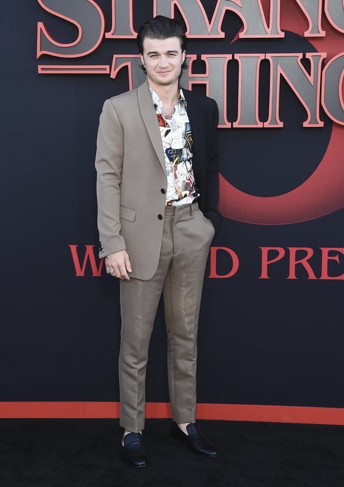 Joe Keery, en la premiere de la tercera temporada de 'Stranger Things'