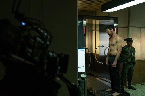 Daniel Grao, con el torso desnudo en 'Perdida'