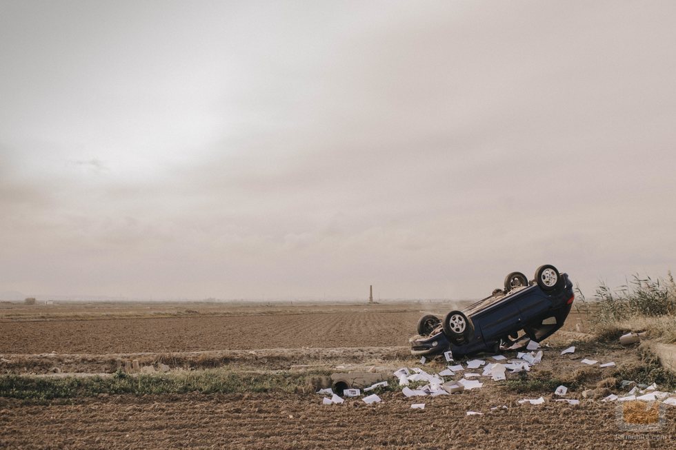Un coche estrellado en 'Perdida'