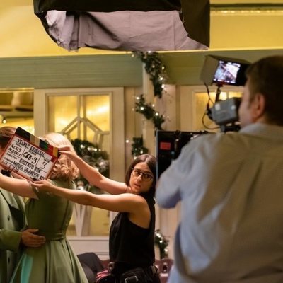 Pedro y Rita bailan en el final de 'Velvet colección'