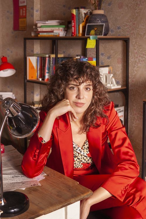 Silma López es Lola en 'Valeria'