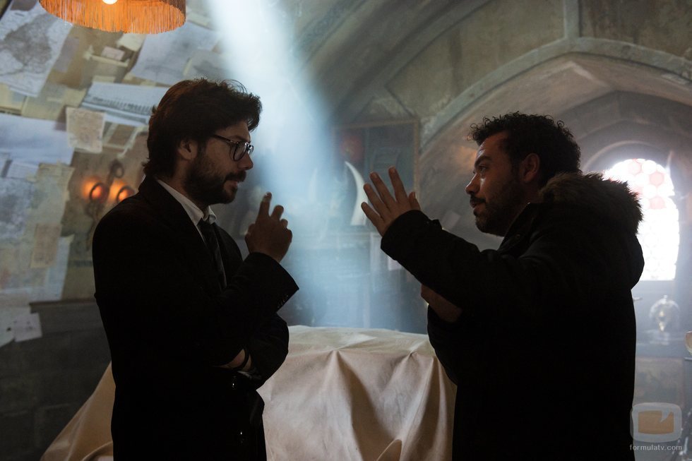 Álvaro Morte en el rodaje de la tercera parte de 'La Casa de Papel'