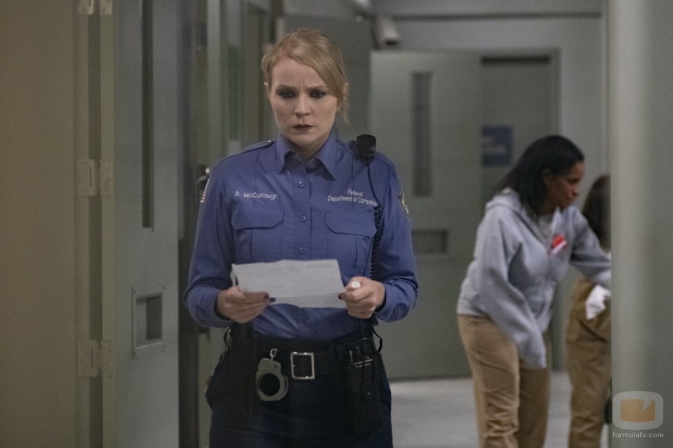 Emily Tarver durante el rodaje de la temporada 7 de 'Orange is the New Black'