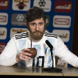 'Hoy no, mañana' imita al futbolista Leo Messi
