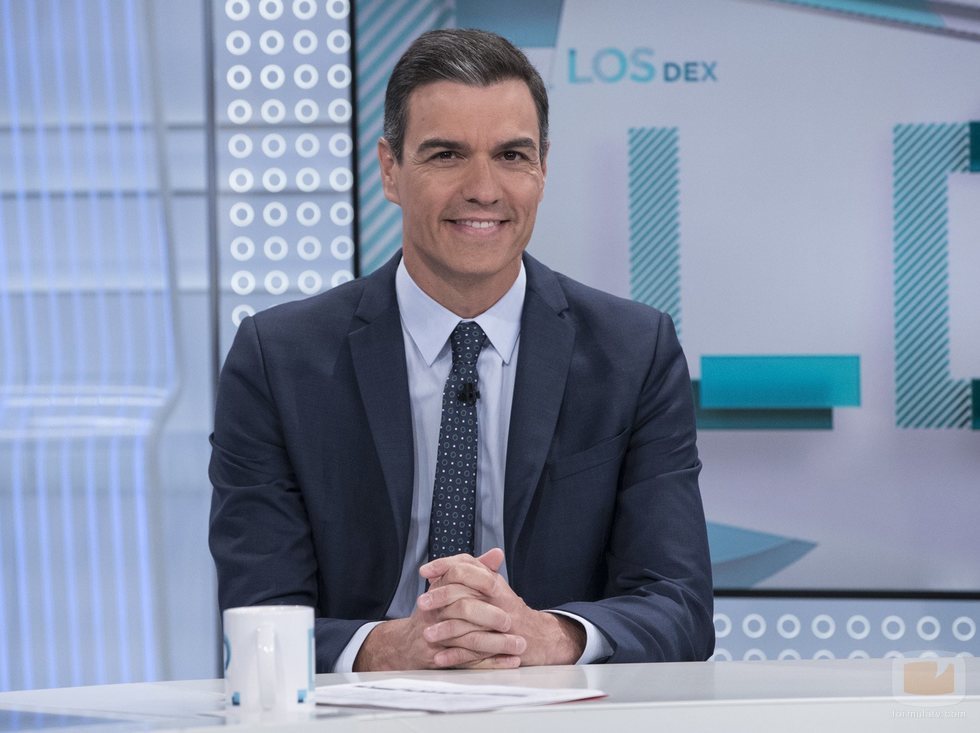 Pedro Sánchez posa en el plató de 'Los Desayunos de TVE'