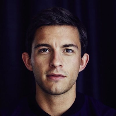Jonathan Bailey es Anthony Bridgerton en 'Bridgerton'