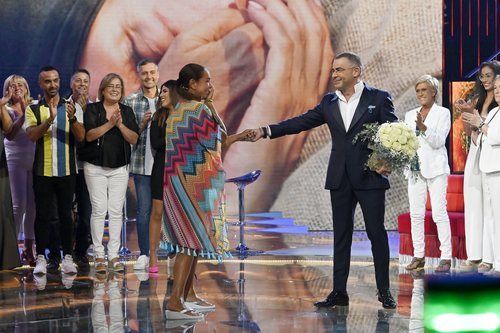 Isabel Pantoja saluda a Jorge Javier Vázquez en 'Supervivientes 2019'
