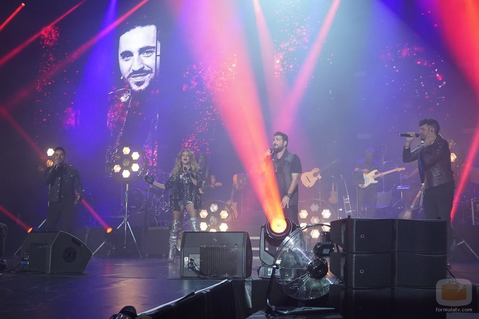 Luis Fonsi, Paulina Rubio, Antonio Orozco y Pablo López en el concierto de 'La Voz'