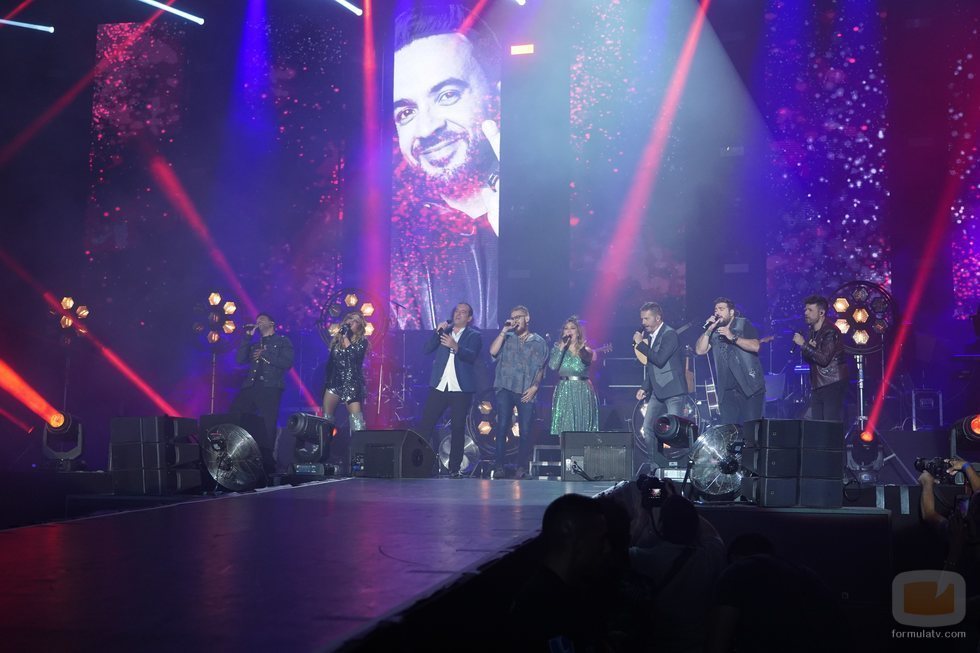 Actuación grupal en el concierto de 'La Voz'