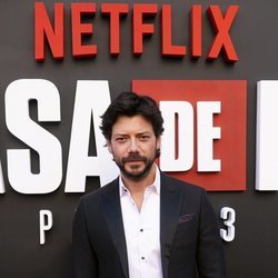 Álvaro Morte en la premiere de la tercera temporada de 'La Casa de Papel'