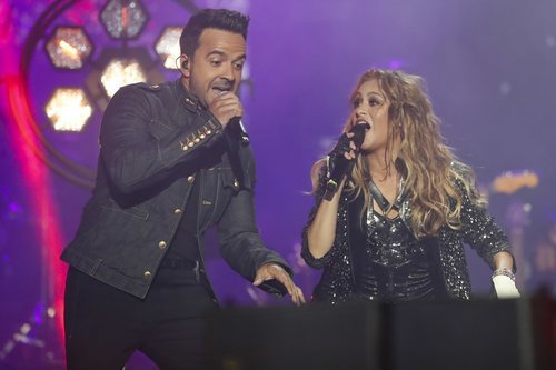 Luis Fonsi y Paulina Rubio en el concierto de 'La Voz'