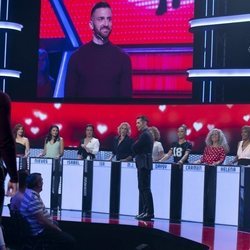 Jesús Vázquez, entre participantes de 'Me quedo contigo'