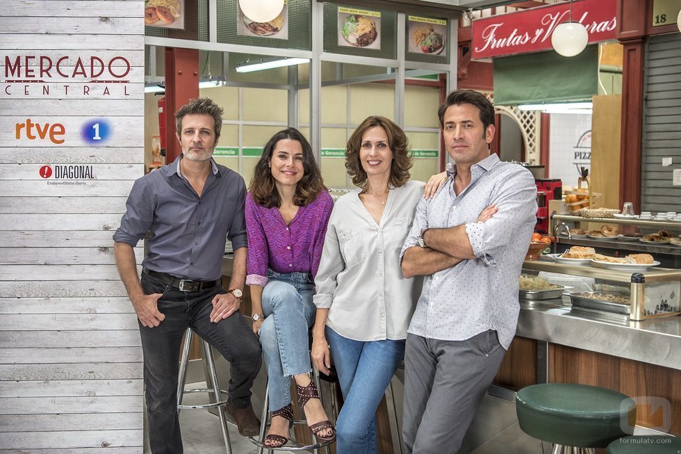 Jesús Olmedo, Begoña Maestre, Lola Marceli y Antonio Garrido en 'Mercado central'