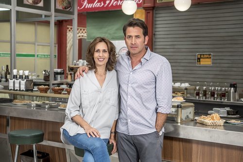 Lola Marceli y Antonio Garrido en 'Mercado central'