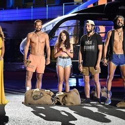 Lara Álvarez junto a los finalistas de 'Supervivientes 2019'