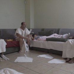 La familia Izquierdo-Vicedo cosiendo en 'El contenedor'