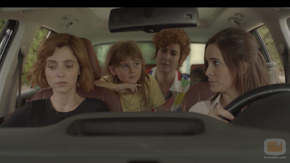 Leticia Dolera, Aixa Villagrán y Celia Freijeiro en 'Vida perfecta'