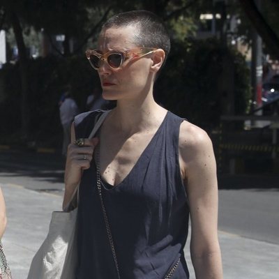 Laura Pamplona en el tanatorio por la muerte de Eduardo Gómez