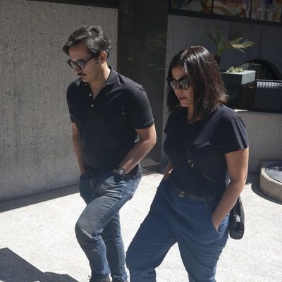 Alberto y Laura Caballero en el tanatorio por la muerte de Eduardo Gómez