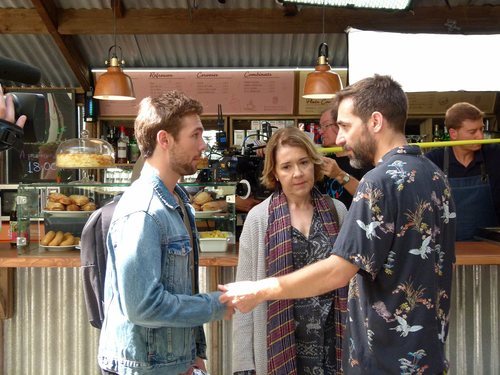 María Pujalte junto a Carlos Cuevas en el rodaje de 'Merlí: Sapere Aude'